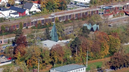 Bild Versöhnungskirche Lechfeld von oben