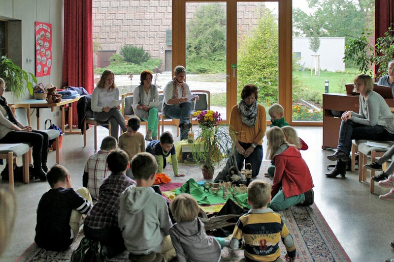 Bild Kindergottesdienst im Gemeindehaus